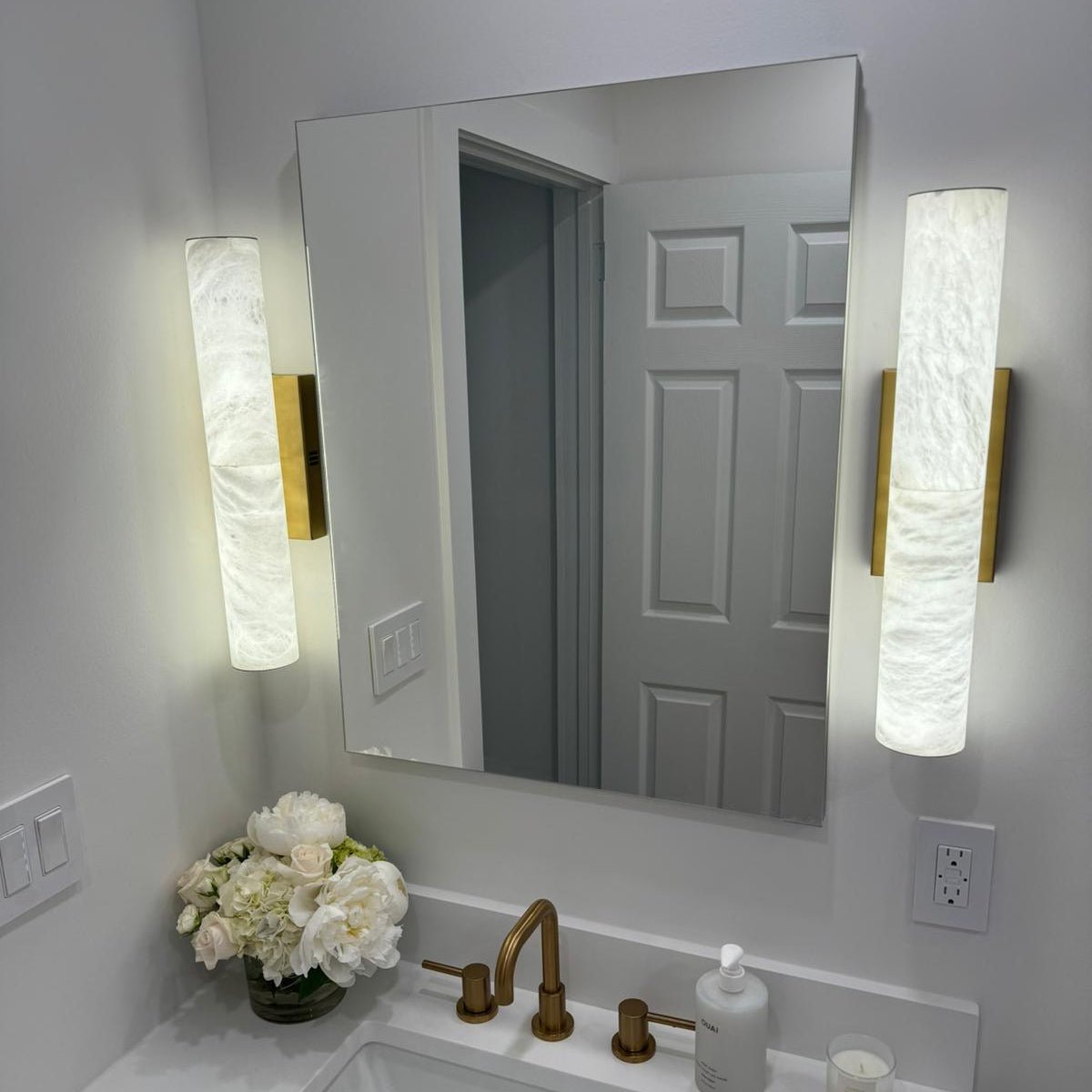 Alabaster Round Tube Wall Sconce - GILDLAMPS
