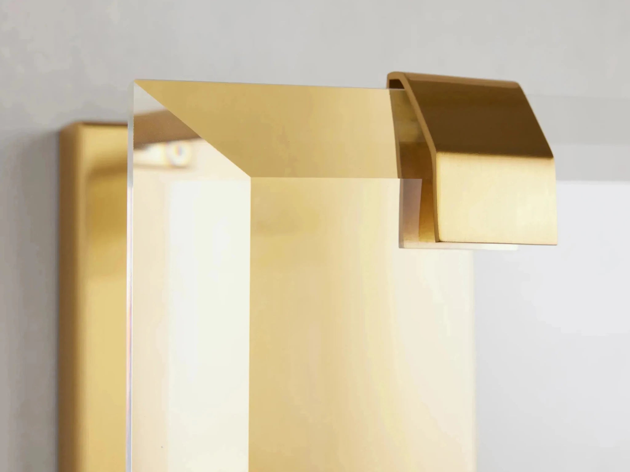 Amaya Wall Sconce - GILDLAMPS