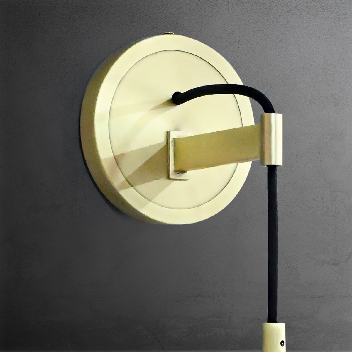 Aquitain Grand Sconce - GILDLAMPS