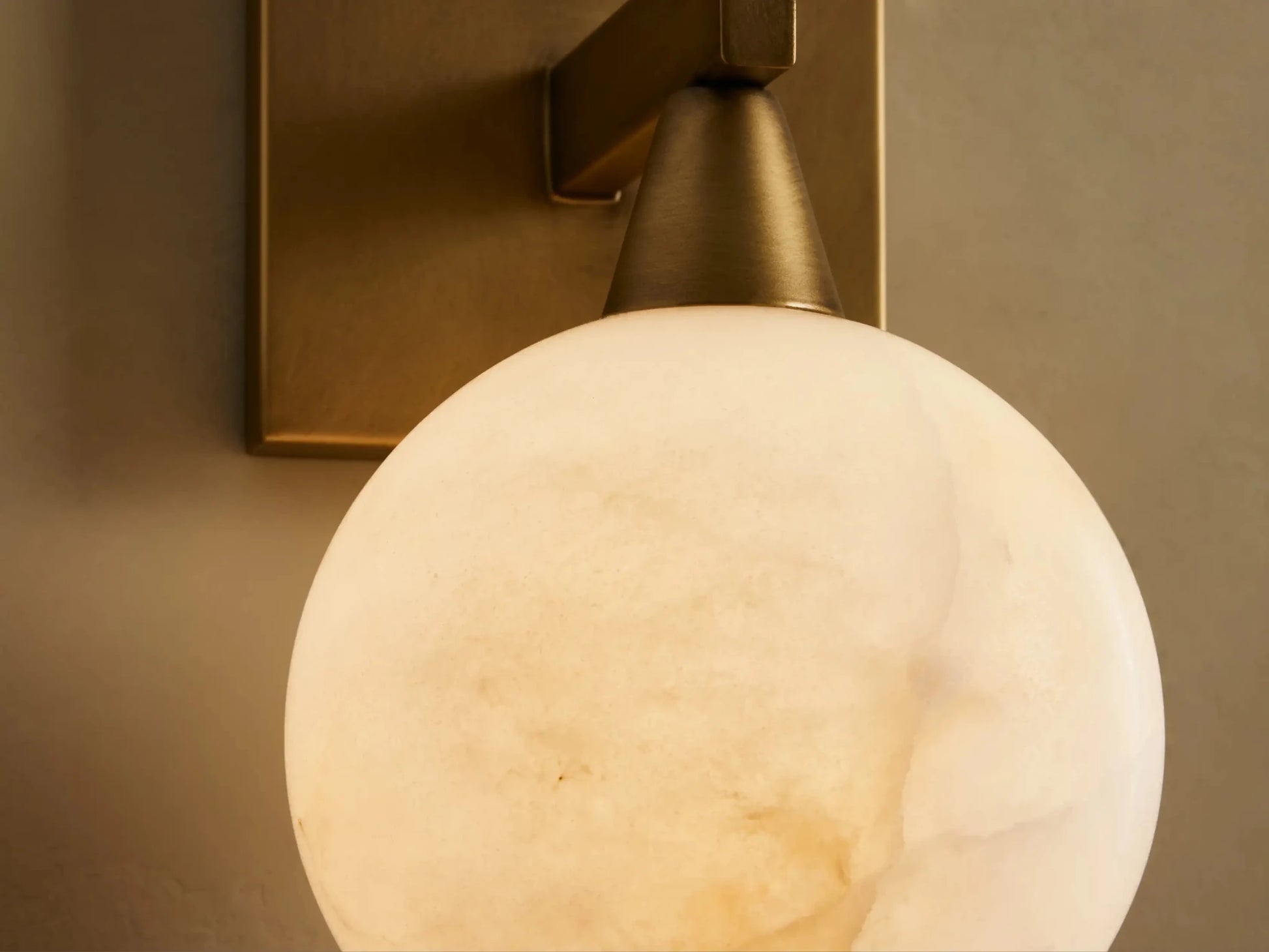 Arica Alabaster Sconce 1 Light - GILDLAMPS