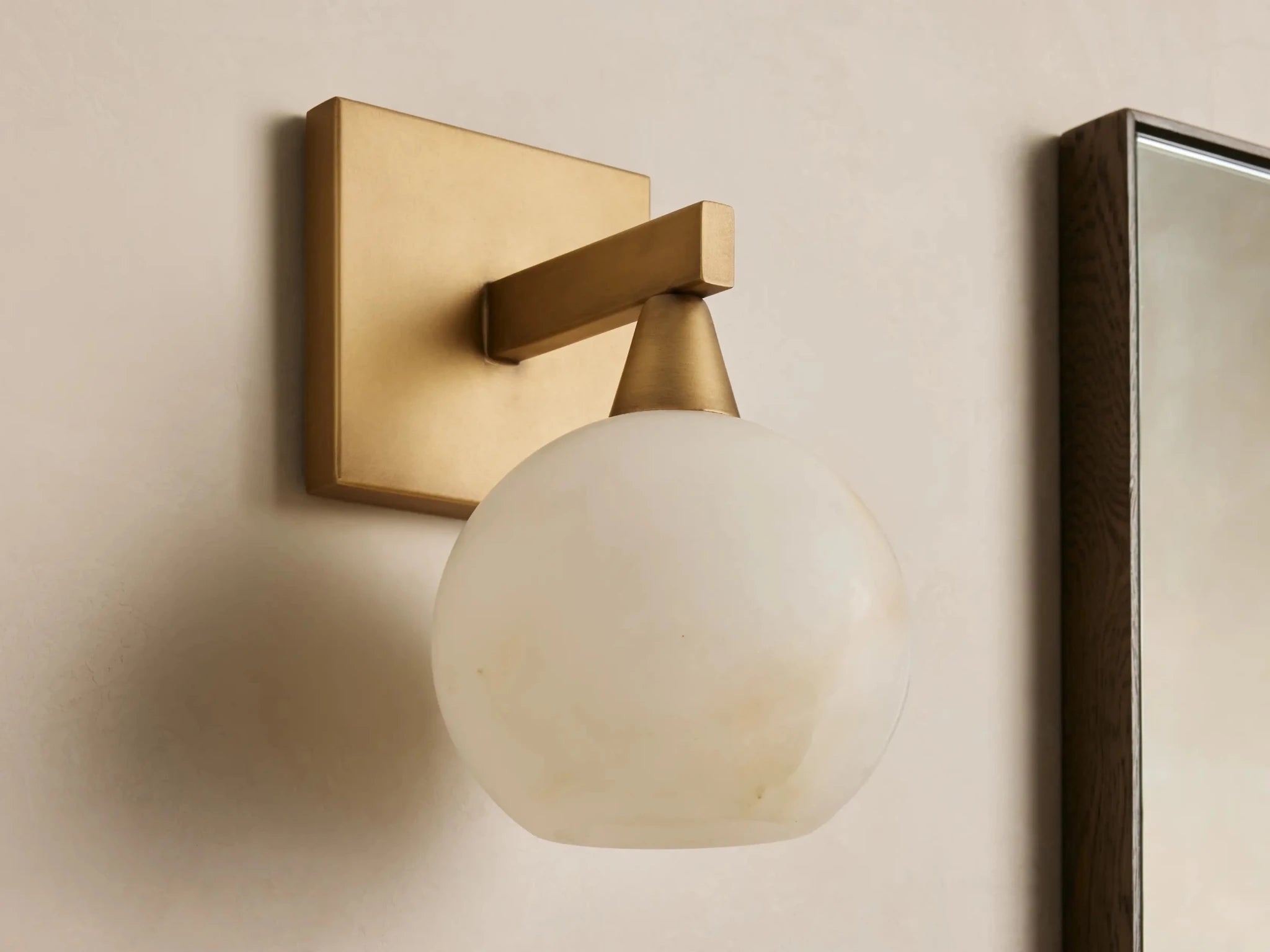 Arica Alabaster Sconce 1 Light - GILDLAMPS