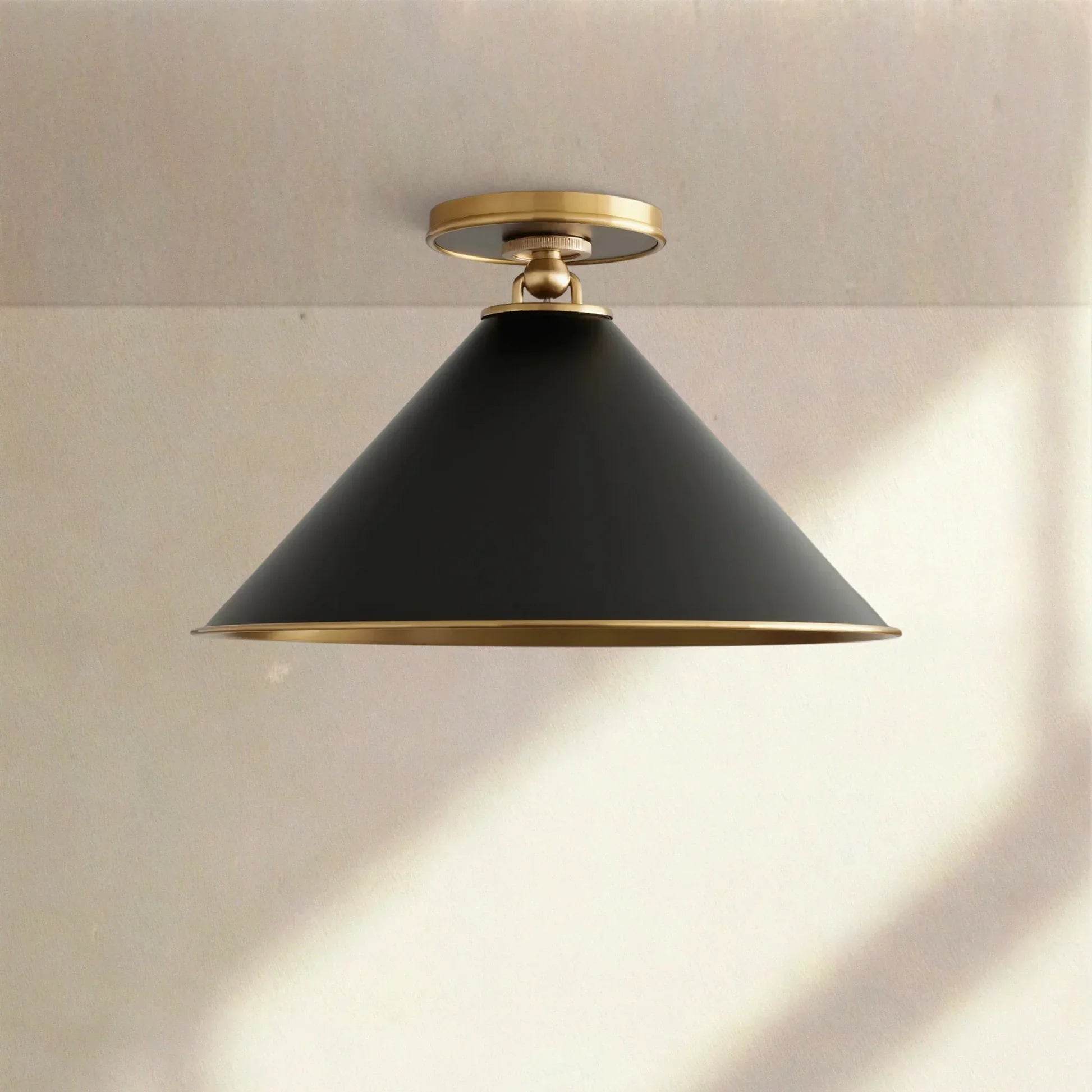 Arno Single-Light Wall Sconce - GILDLAMPS