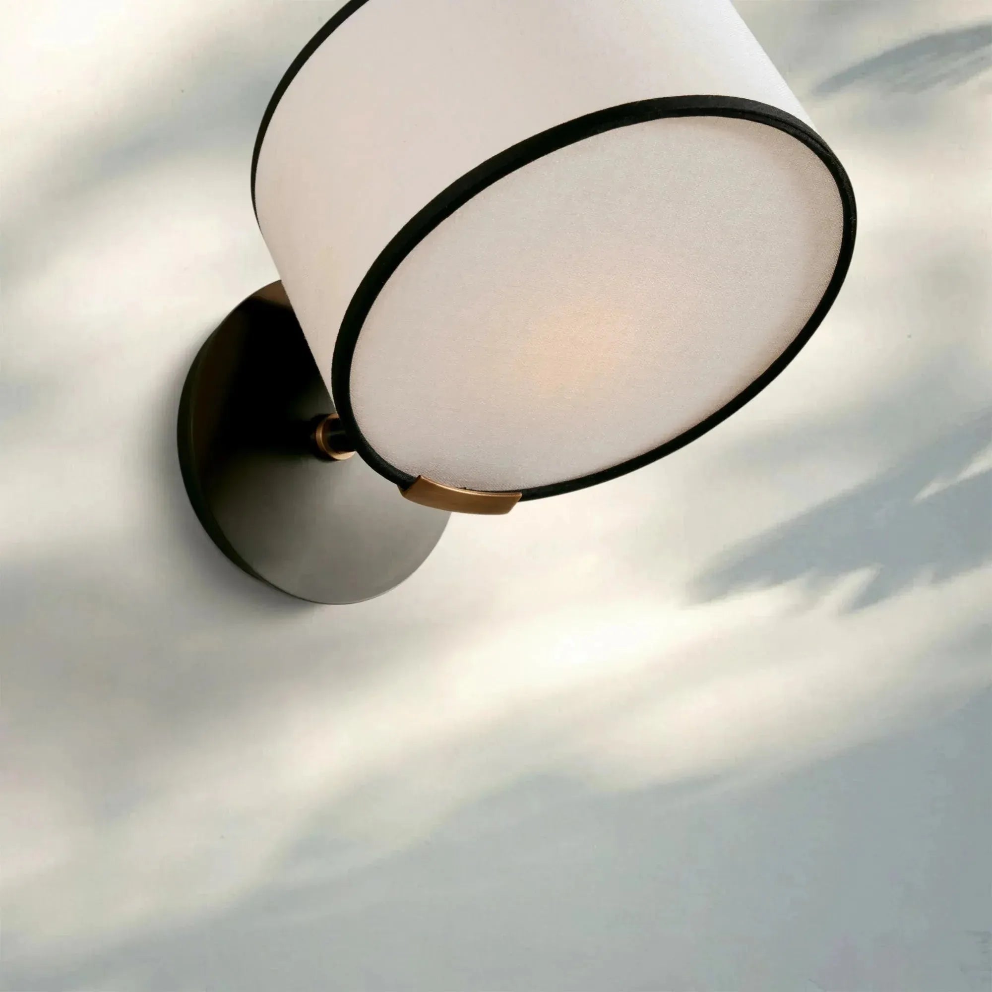 Daphne Sconce - GILDLAMPS
