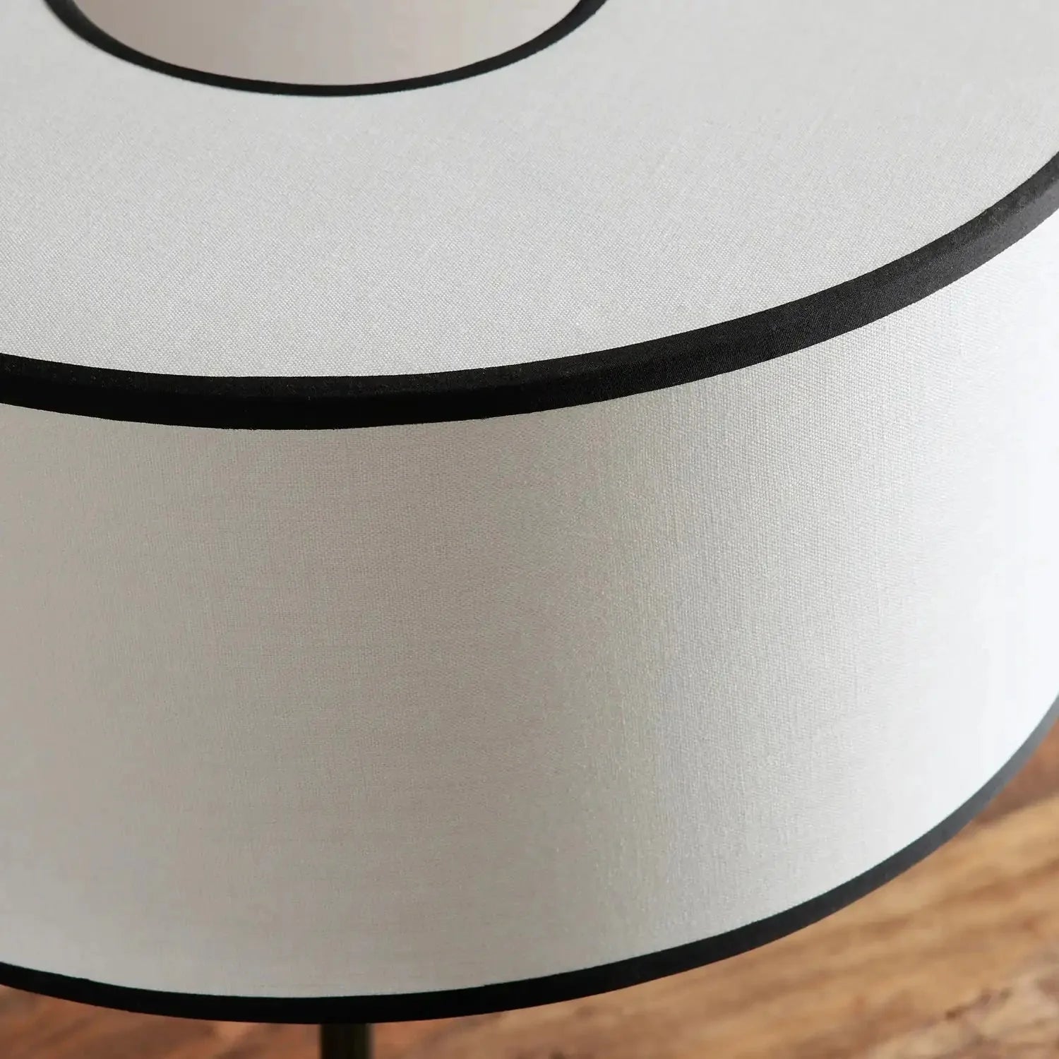 Daphne Table Lamp - GILDLAMPS