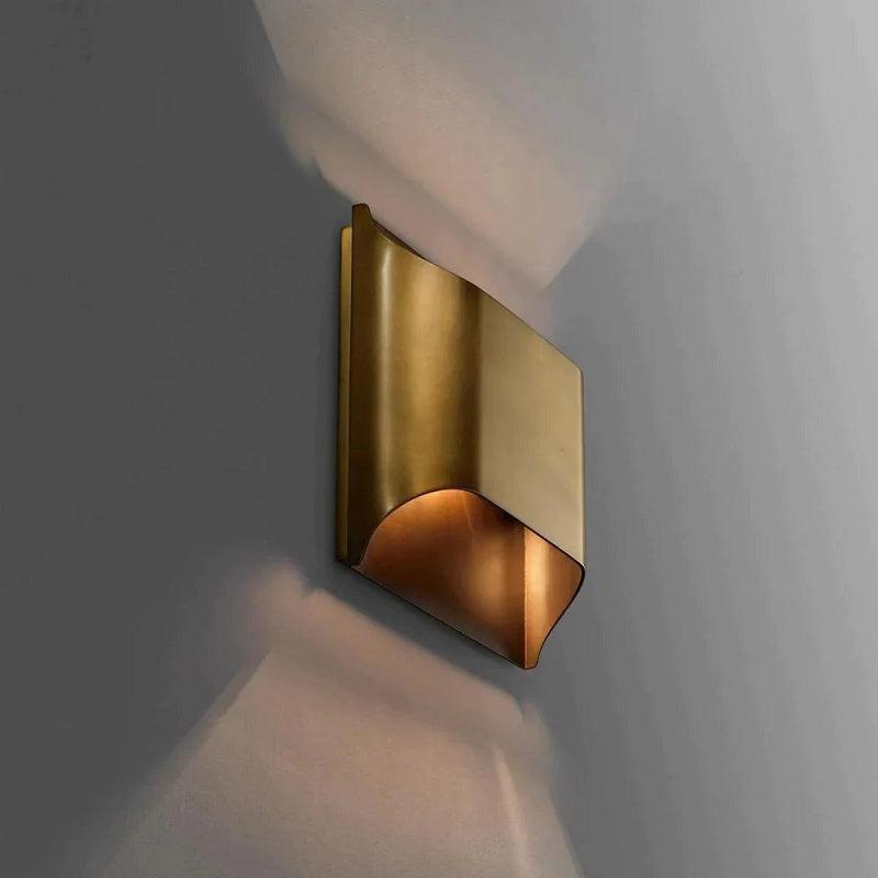 Keseau Mechanic Brass Wall Sconce - GILDLAMPS