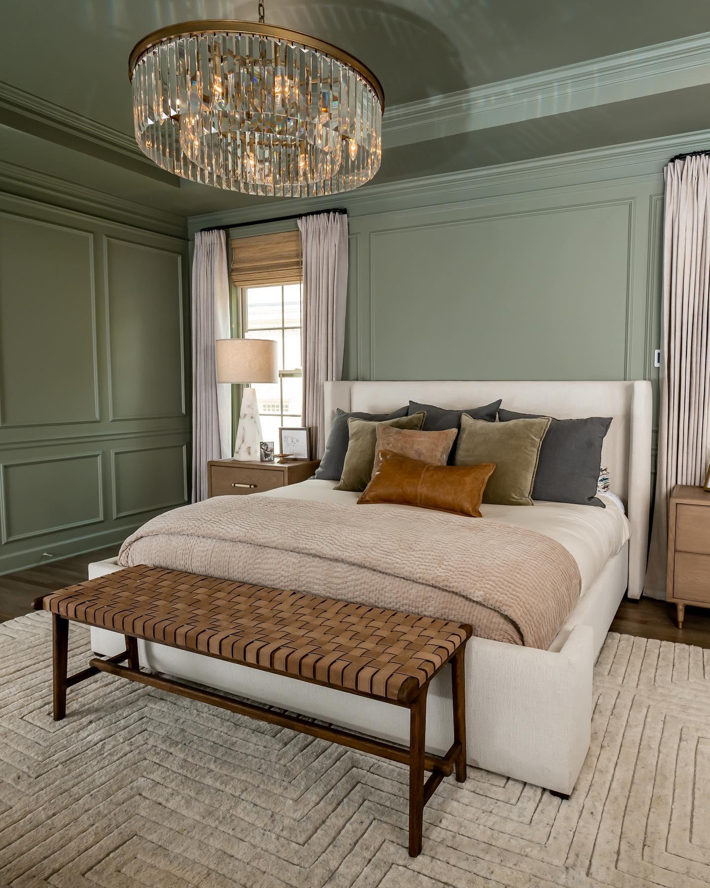 Leyland Round Chandelier - GILDLAMPS