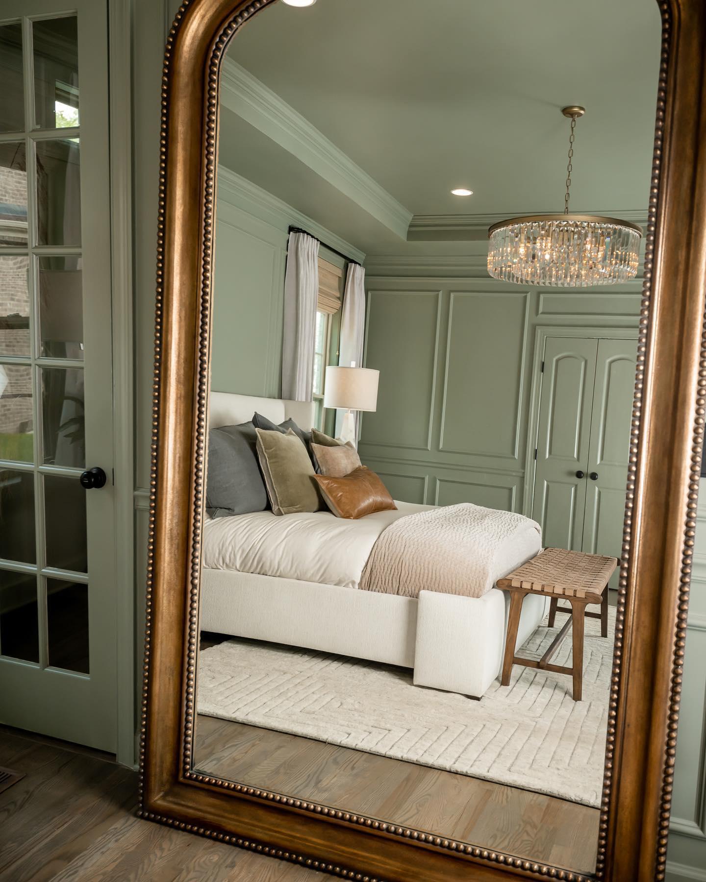 Leyland Round Chandelier - GILDLAMPS
