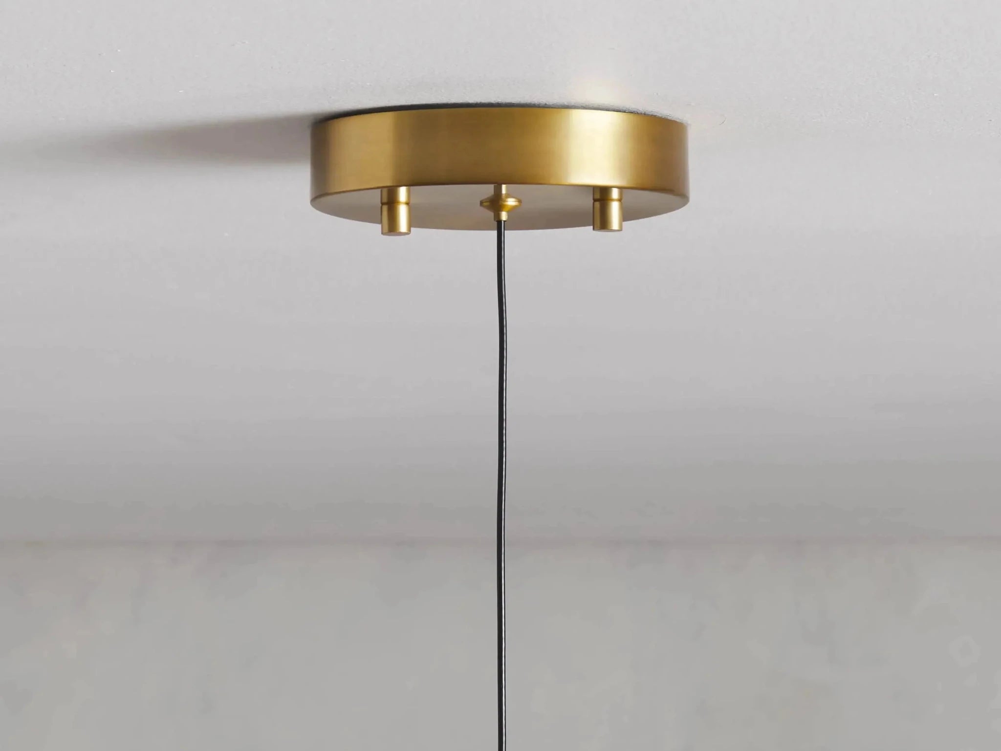 Soltaire Single Light / 3-light Pendant - GILDLAMPS