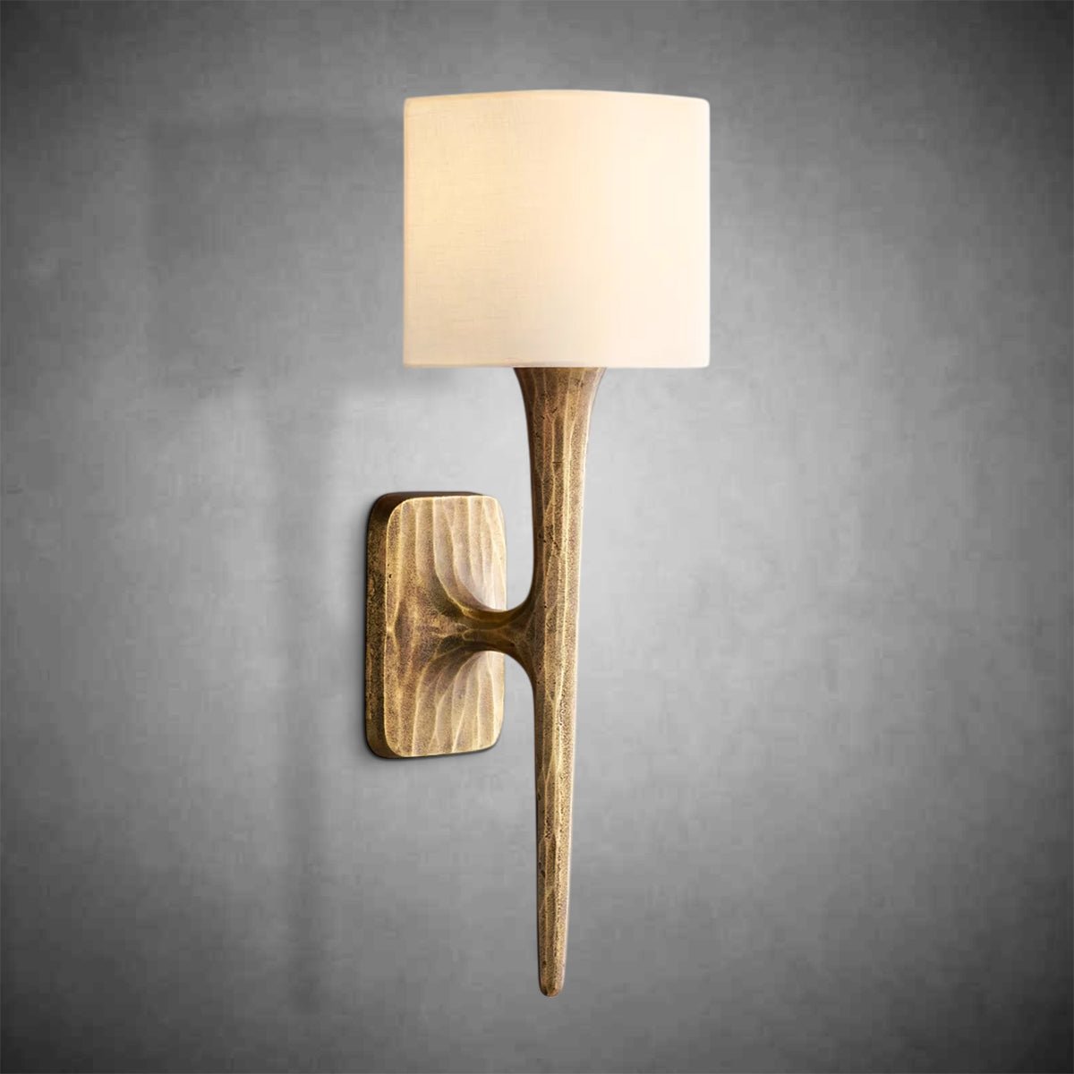 Thaddeas Shaded Wall Sconce - GILDLAMPS