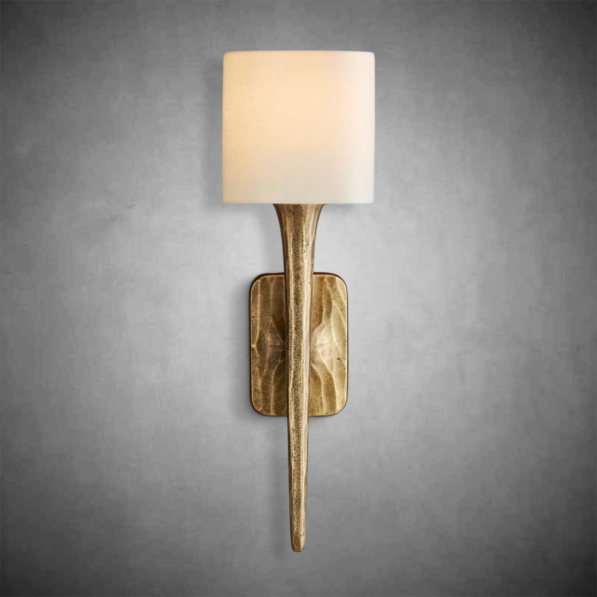 Thaddeas Shaded Wall Sconce - GILDLAMPS