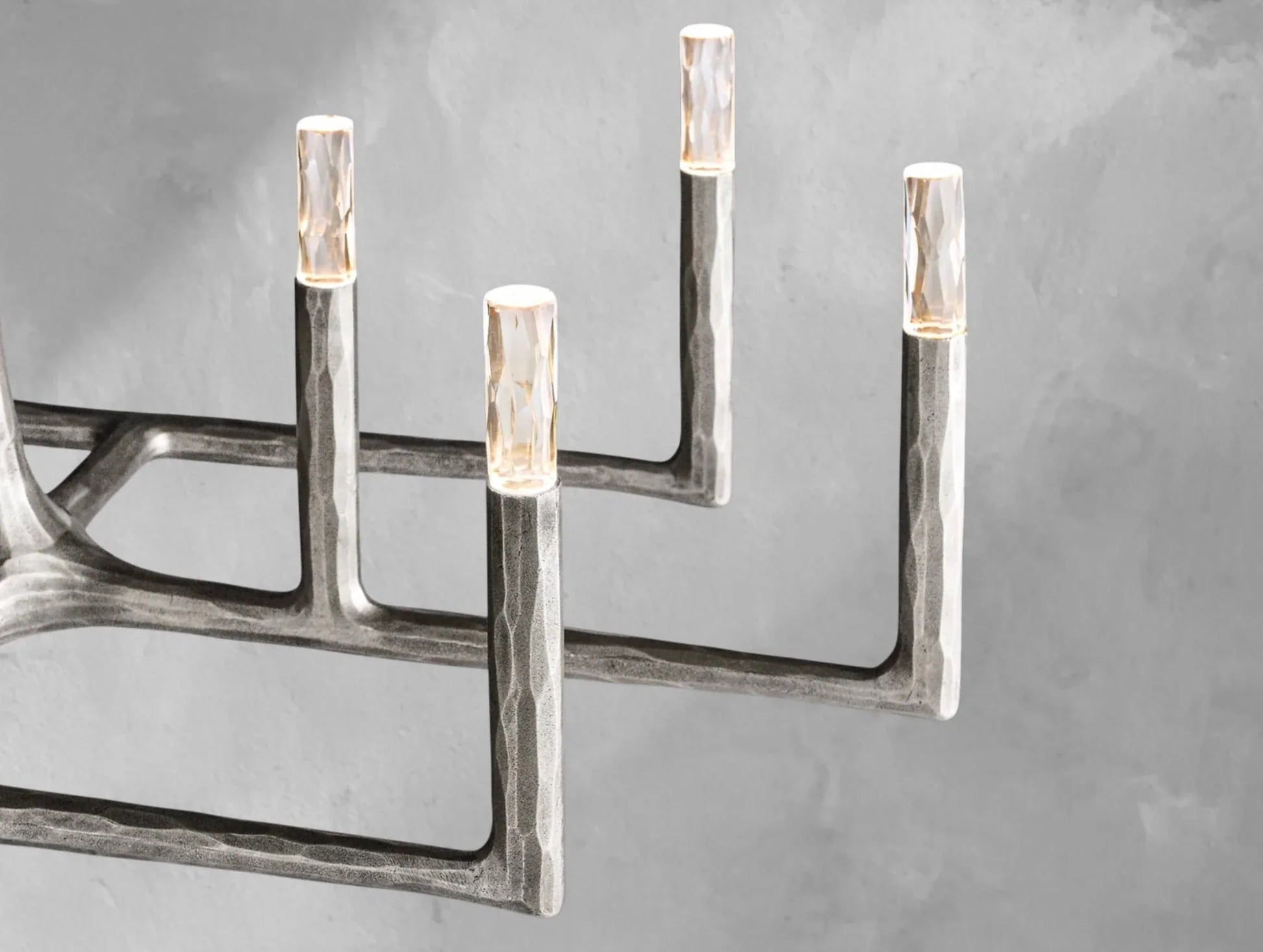 Thadria Linear Chandelier - GILDLAMPS