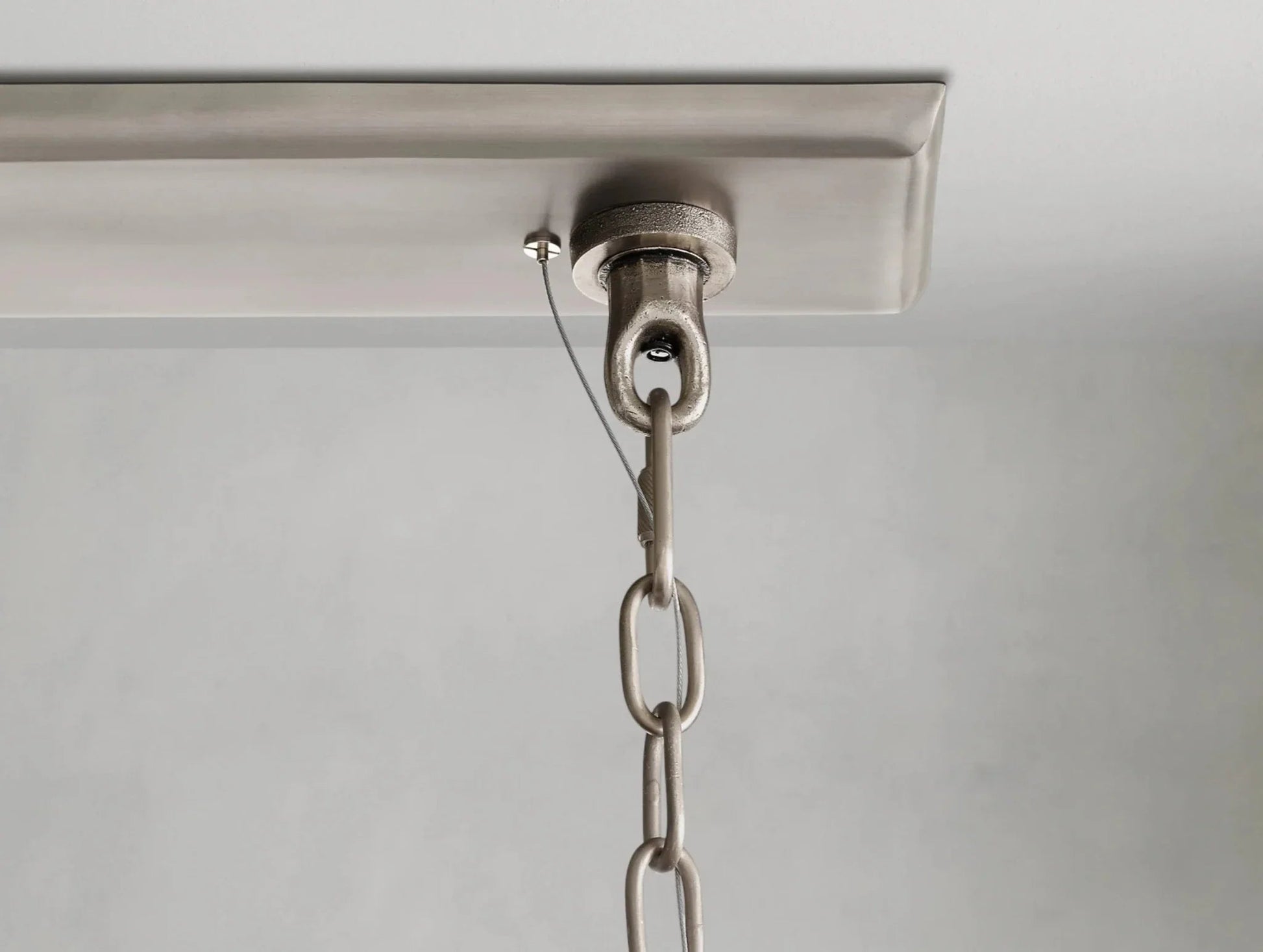 Thadria Linear Chandelier - GILDLAMPS