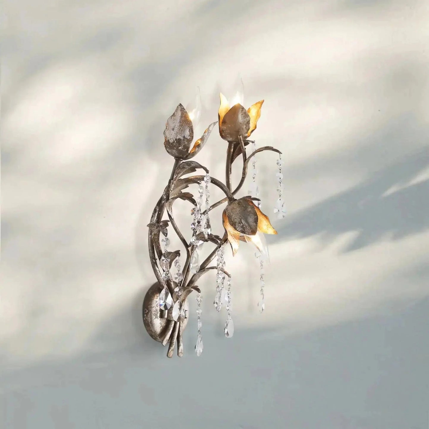 Viticcia 3 - Light Wall Sconce - GILDLAMPS