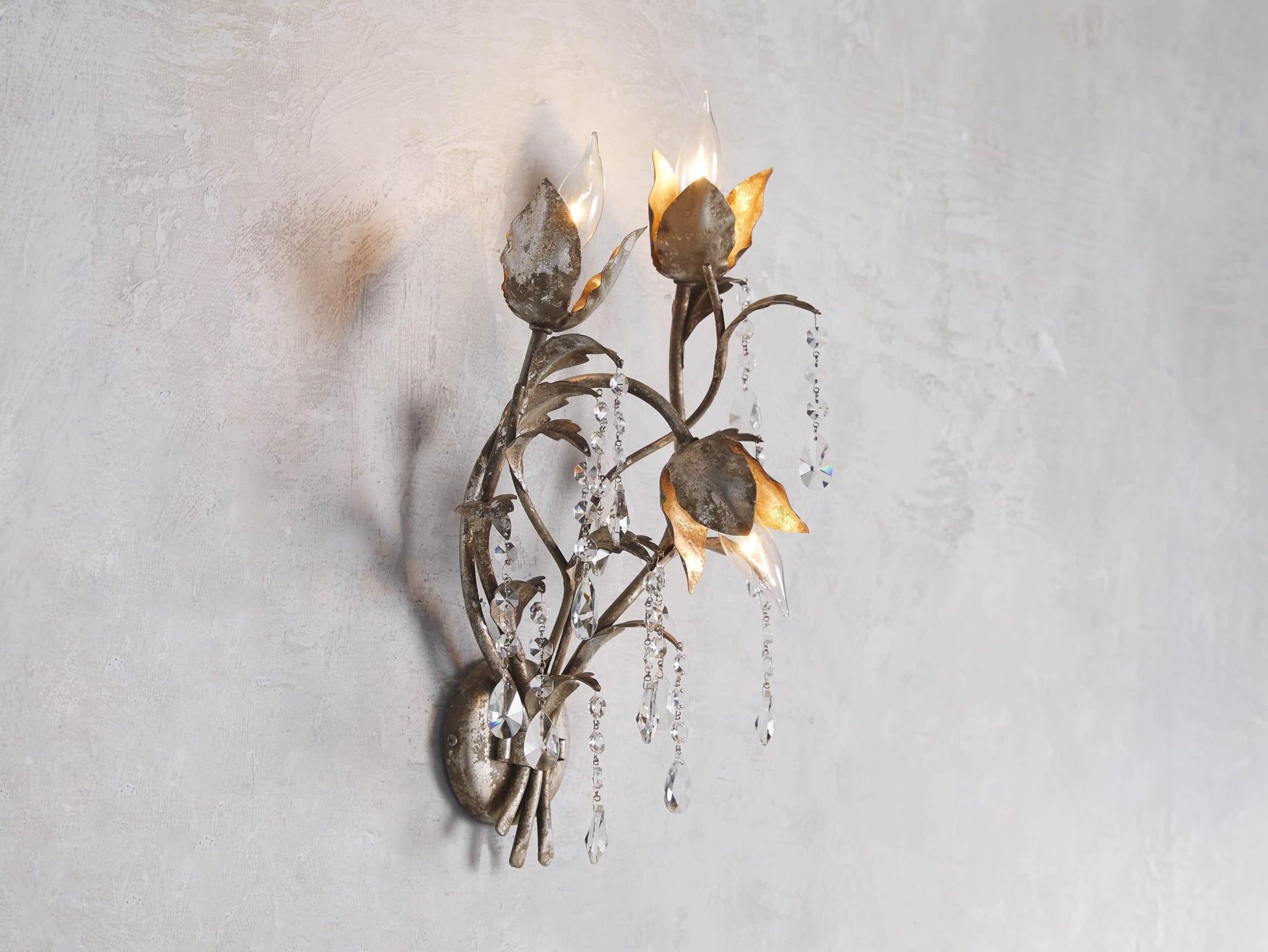 Viticcio 3-Light Wall Sconce - GILDLAMPS
